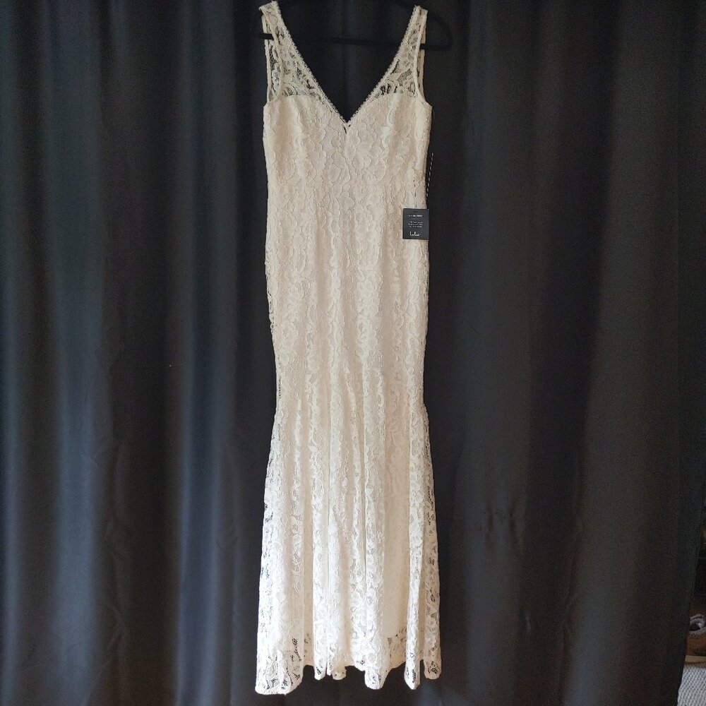 NEW lace wedding dress - Picture 2 of 7